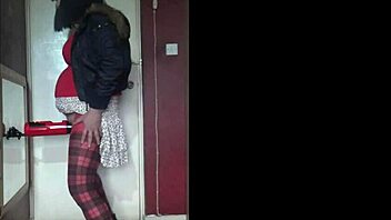 First time try out my old red and black masturbation machine