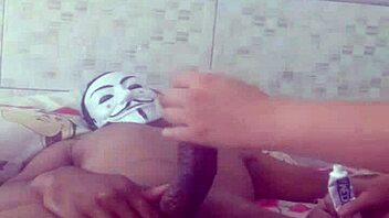 chegou em casa com o cu assado tem que dar conta do corno