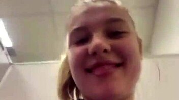 Hey, check out this public fucking close-up with amateurs!