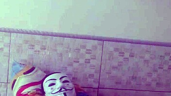 chegou em casa com o cu assado tem que dar conta do corno