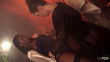 Modest ebony screams, 'Lesbian vampire, use your toys!'