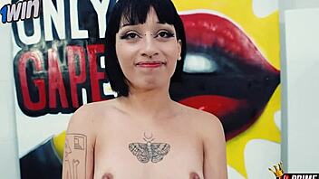 Can This Teen Handle Anal Gape?