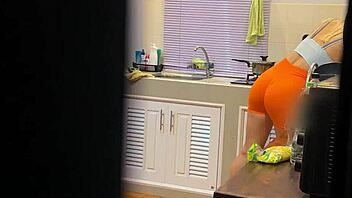 rub my wet pussy without penetrating now