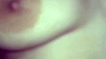 Homemade trio shaves vaginas before intense oral pleasure