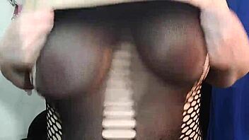 Kyra's big boobs JOI countdown 😍