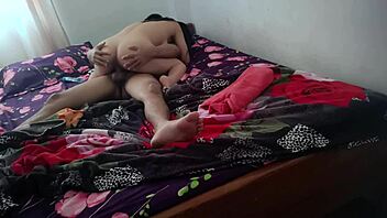 Homemade Sex With Girlfriend Cum Inside Her Pussy!