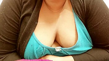 Kolkata Bengali woman with big tits