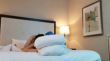 Does this petite goth suck well?