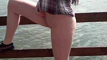 Tsjechische schoonheid toont haar kut op xczech com voor iedereen