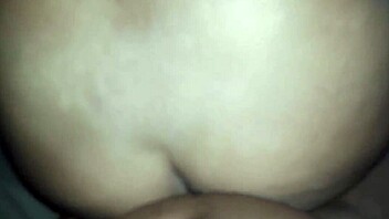 زيارة شقراء غنية مع هندي كبير للمتعة