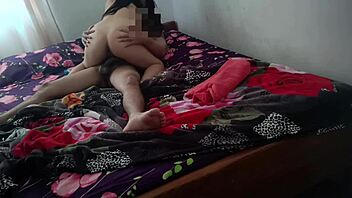 Homemade Sex With Girlfriend Cum Inside Her Pussy!