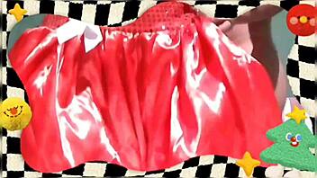 Vroča poročena Latina oblečena kot Božiček uživa intenziven anal