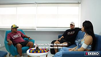 Hey, seducing my hermanastro's gay friend while alone at home! 😈