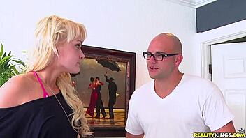 Pure 18 Teens Lick And Kiss In Realitykings Yoga Session!