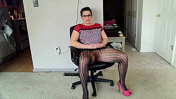 Office MILF with a secret: BDSM fantasies and cum-covered ass