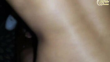 Saya berikan pertunjukan seks langsung untuk pasangan swinger dan ia rangsangkan saya!