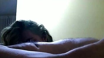 Naughty e-girl ninfetinha takes Bluezao’s load in mouth.