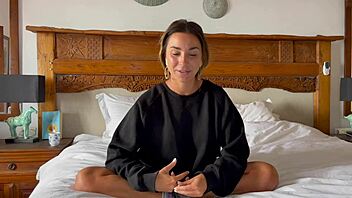 Rimming Tutorial with Roxy Fox Anal Fingering