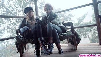 I-I runaway chick eatin my bff's pussy with big tits n lickin