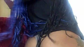 Having some fun on the bed with ebony beauty 😊