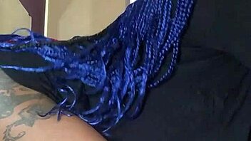 Having some fun on the bed with ebony beauty 😊