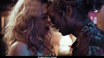 blonde slut siouxsie q gets raw fucked by stranger