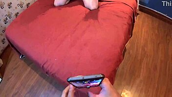 soy tu madrastra barbi y me encanta chuparte el pene