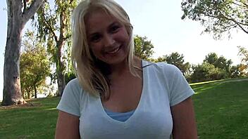 wet pussy teen blows big cock 😋