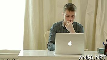 Stud Drives Playgirl Insane With Passionate Licking