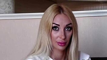 Blonde shows big tits in casting! 😍