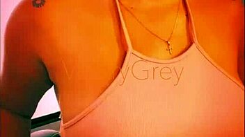 omg, check valerygrey’s thick juicy bubble booty on webcam