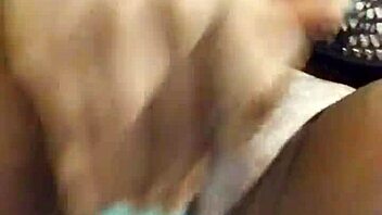 feels great getting a handjob outdoors 😊