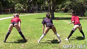 Πάρτι εφήβων γίνεται άγριο gangbang διασκέδαση