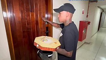 Pizza delivery turns into hot doggystyle with moaning latina! 🍕😏