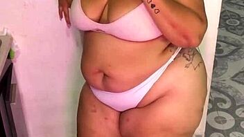 أوه، شفت زوجة أبي تهيمن على ابن زوجها بسكس جامح!