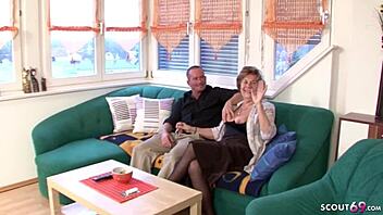 الحفيد الألماني ينيك جدته بالتبني، والأم تقبض عليهم