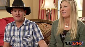 Horny Southern Couple Starts Hot Foreplay in Backyard