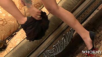 Sexy Latina Model med Store Patter Bliver Slikket og Kneppet