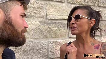 Charlotte, 40, überschreitet ihre Grenzen mit Anal-Erkundung!