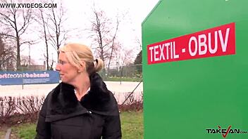 Защо да губиш време в приказки, когато можеш да чукаш тази гръдна куга?