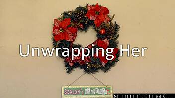 Sexy santa licks teen pussy in christmas lesbian scene