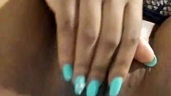 feels great getting a handjob outdoors 😊