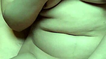 Asian MILF uses 20cm toy to stretch her tight pussy intensely