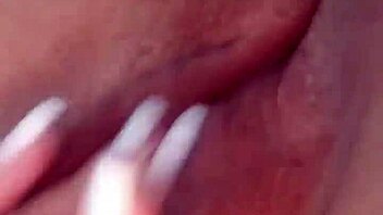 novinha se masturbando parte3