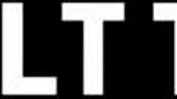 Masszírozom a pomponlány csapattársamat edzés után, és végül nyaljuk egymás punciját