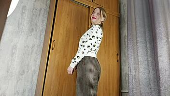 Feeling horny after photoshoot leads to crazy orgasm