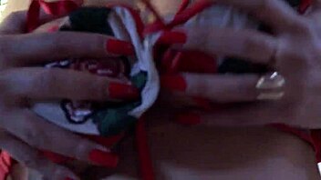 luna oliveira performs sensual strip with funk