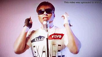 Alex Angel serves as rock'n'roll slave in wild bisexual play