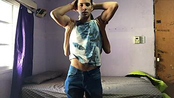 Hot Argentine couple in action - tune in now!