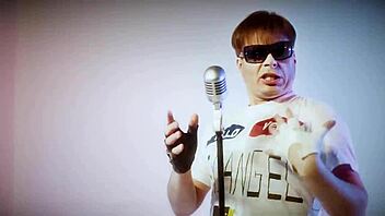 Alex Angel serves as rock'n'roll slave in wild bisexual play